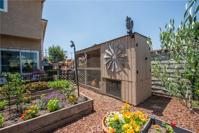 Detail Gallery Image 30 of 36 For 22447 Poplar St, Saugus,  CA 91390 - 4 Beds | 3 Baths