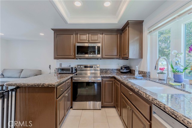 Detail Gallery Image 5 of 49 For 5855 via Sonora #39,  Yorba Linda,  CA 92887 - 3 Beds | 2/1 Baths