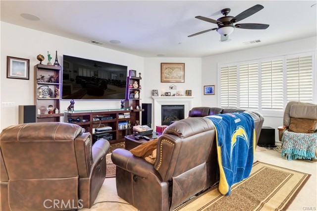 Detail Gallery Image 4 of 28 For 29762 Padilla Ct, Highland,  CA 92346 - 4 Beds | 2/1 Baths