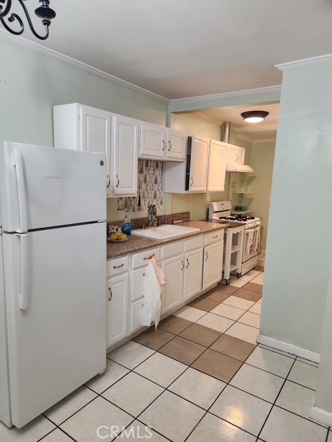 Detail Gallery Image 6 of 10 For 7437 Irvine, North Hollywood,  CA 91605 - 2 Beds | 1 Baths