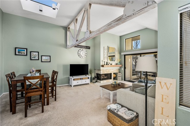 Detail Gallery Image 3 of 30 For 5744 E Creekside #37,  Orange,  CA 92869 - 1 Beds | 1 Baths