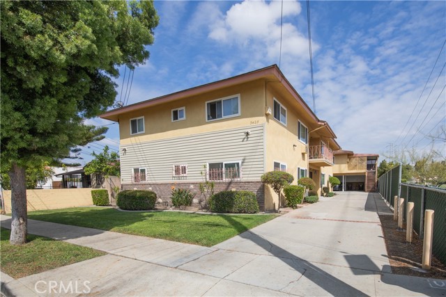 3245 Live Oak Street, Huntington Park CA: https://media.crmls.org/medias/23abfd1f-566e-4760-9f09-ba4065bd5f32.jpg
