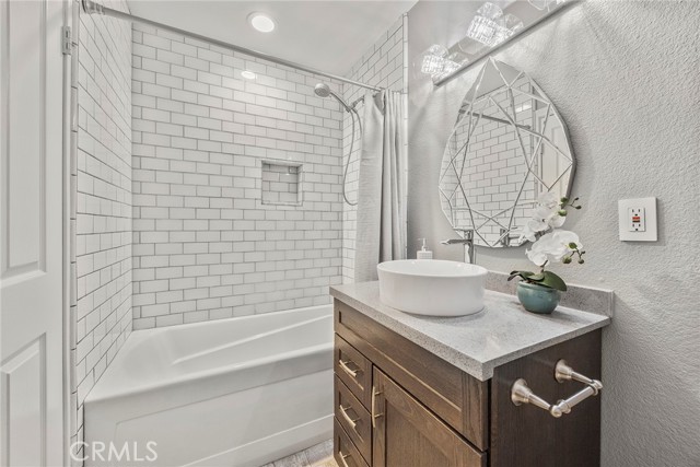 4002 E Greenwood Avenue, Orange CA: https://media.crmls.org/medias/23ac5047-f64d-499d-ae05-17fe7539e85b.jpg