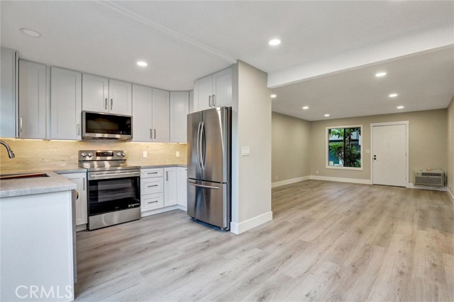 Detail Gallery Image 8 of 27 For 93 Streamwood, Irvine,  CA 92620 - 2 Beds | 1 Baths