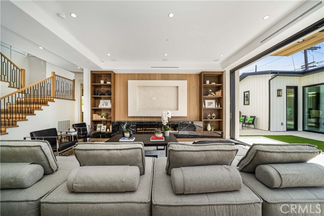 Detail Gallery Image 20 of 29 For 4919 Mammoth Ave, Sherman Oaks,  CA 91423 - 5 Beds | 6/1 Baths