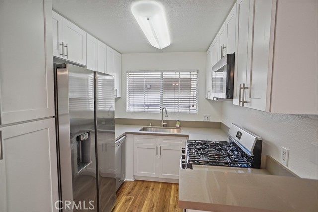 Detail Gallery Image 4 of 28 For 5515 Canoga #318,  Woodland Hills,  CA 91367 - 2 Beds | 2 Baths