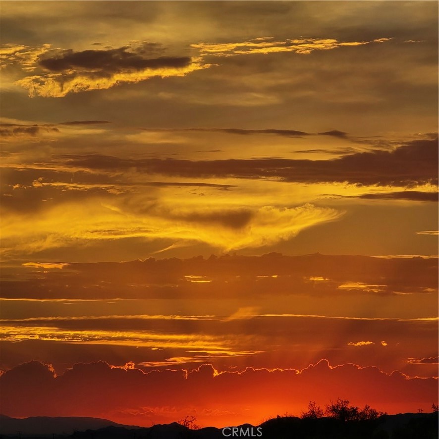 https://media.crmls.org/medias/23add2de-1127-4b77-a0ff-62c179a8d90f.jpg?preset=X-Large