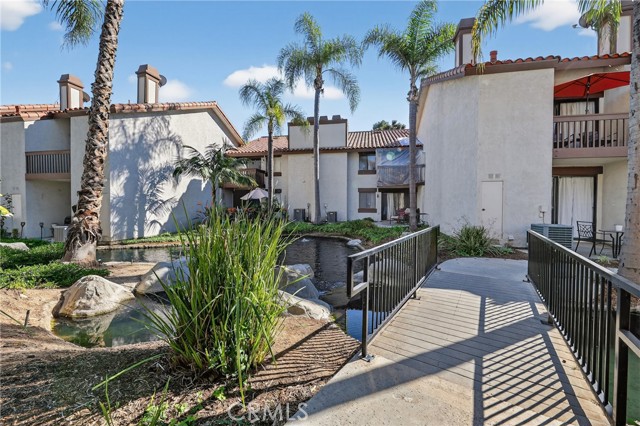 Detail Gallery Image 3 of 40 For 304 Molokai, Placentia,  CA 92870 - 2 Beds | 2/1 Baths