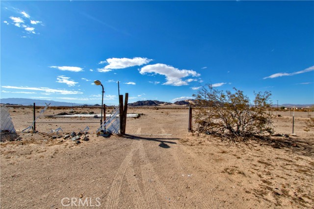 Detail Gallery Image 4 of 21 For 2660 Bristol Ave, Twentynine Palms,  CA 92277 - – Beds | – Baths