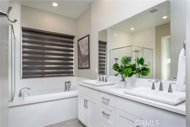 Detail Gallery Image 19 of 47 For 413 Transport, Tustin,  CA 92782 - 4 Beds | 4 Baths