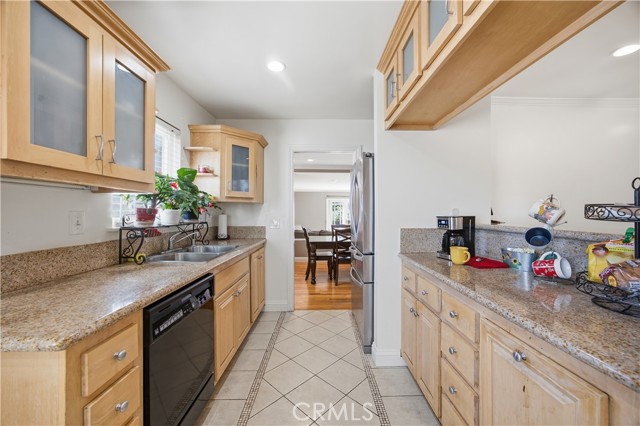 Detail Gallery Image 2 of 26 For 11472 Presidio Way, Garden Grove,  CA 92840 - 3 Beds | 2 Baths