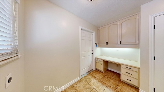 15460 Mandan Road, Apple Valley CA: https://media.crmls.org/medias/23b02fb3-10ff-4dfe-a1ac-ccc1d12b8641.jpg