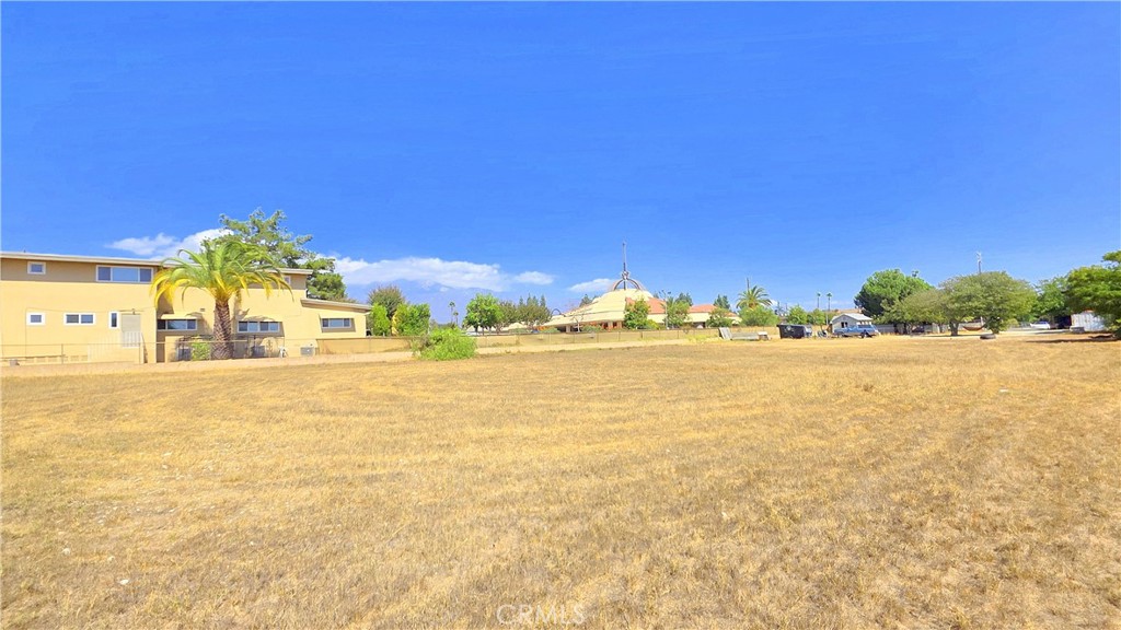 855 N Campus Avenue