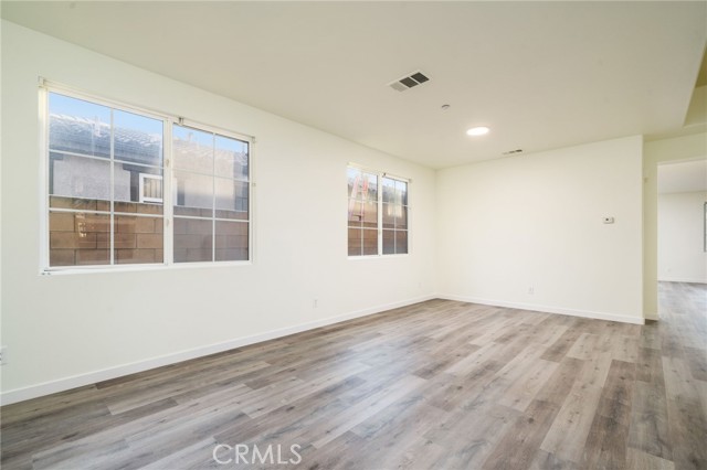 Detail Gallery Image 8 of 52 For 10972 White Oak Ln, Fontana,  CA 92337 - 5 Beds | 3 Baths