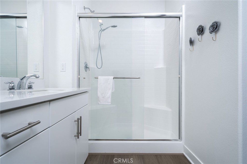 https://media.crmls.org/medias/23b1b43b-b95f-4048-ace6-881d71e9c92d.jpg?preset=X-Large