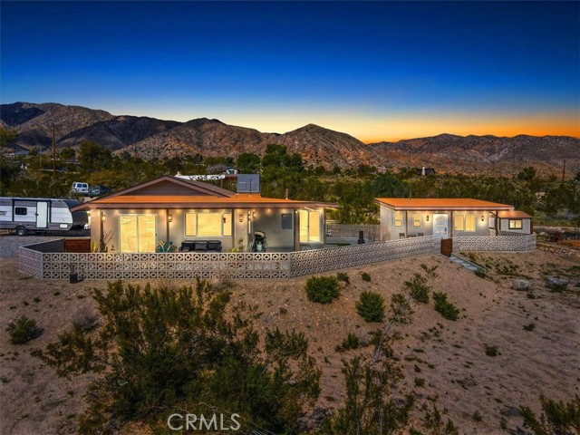Detail Gallery Image 3 of 33 For 9141 Navajo Trl, Morongo Valley,  CA 92256 - 3 Beds | 2 Baths