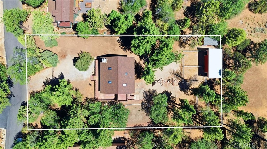 https://media.crmls.org/medias/23b31521-e3f3-400d-bc8c-4586f83de185.jpg?preset=X-Large
