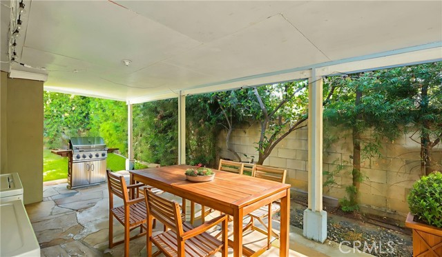 526 N Emerald Drive, Orange CA: https://media.crmls.org/medias/23b326c2-fcfe-4016-9d3f-5cde94f09ff3.jpg