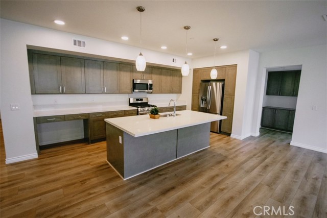 2850 Wagon Wheel Rd, Oxnard CA: https://media.crmls.org/medias/23b3f1e2-1b66-4249-985a-f85014481ac4.jpg