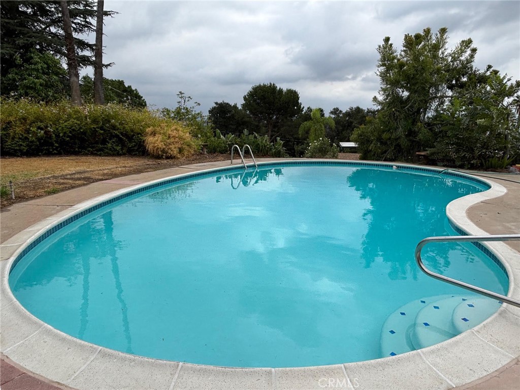 980 Glencoe Heights