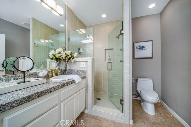 Detail Gallery Image 26 of 40 For 14100 Dickens St #4,  Sherman Oaks,  CA 91423 - 2 Beds | 2/1 Baths