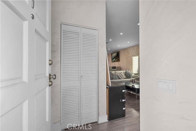 Detail Gallery Image 5 of 28 For 8958 Burnet Ave #B1,  North Hills,  CA 91343 - 2 Beds | 2/1 Baths