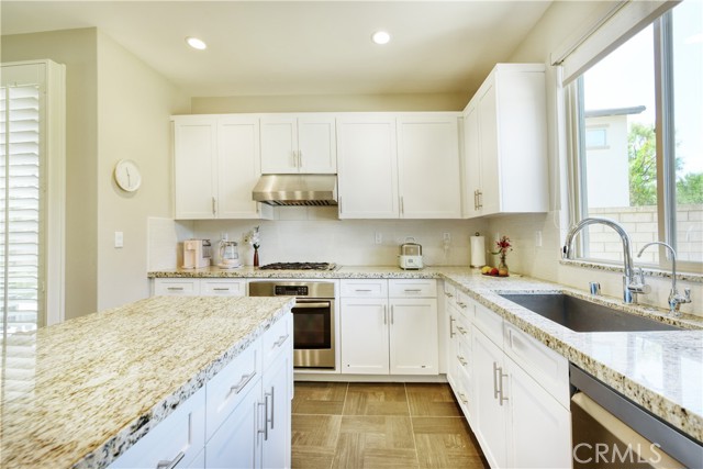 99 Fuchsia, Lake Forest CA: https://media.crmls.org/medias/23b608cf-4a89-4e17-908d-7a9af6e69716.jpg