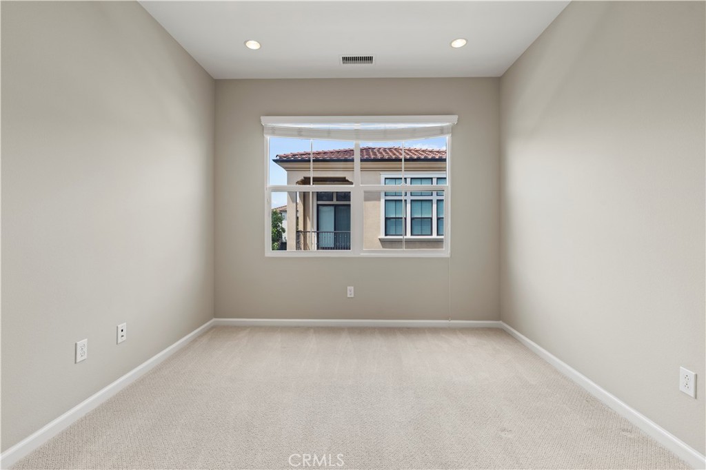 https://media.crmls.org/medias/23b60da1-dc36-4038-a18c-d3ea69386542.jpg?preset=X-Large