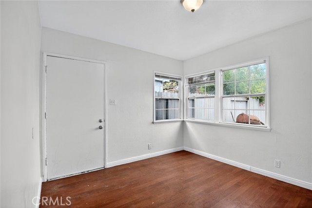 Detail Gallery Image 4 of 16 For 253 E Louise, Long Beach,  CA 90805 - 2 Beds | 2 Baths