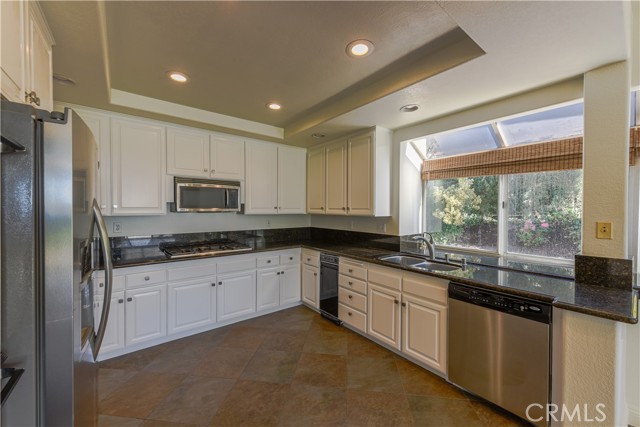 Detail Gallery Image 14 of 69 For 21455 Birdhollow Dr, Rancho Santa Margarita,  CA 92679 - 4 Beds | 2/1 Baths