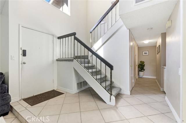 Detail Gallery Image 21 of 41 For 23943 via Flamenco, Valencia,  CA 91355 - 5 Beds | 3 Baths