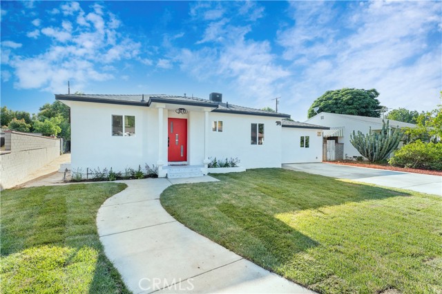7719 Nestle Avenue, Reseda CA: https://media.crmls.org/medias/23b8ada8-1bc2-4345-baf5-e828de3bd6e2.jpg