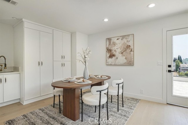 Detail Gallery Image 10 of 35 For 3560 Lavell Dr, Los Angeles,  CA 90065 - 4 Beds | 4 Baths