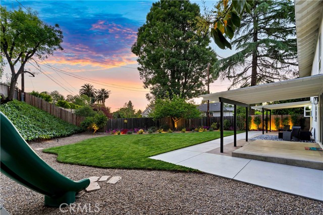 Detail Gallery Image 37 of 39 For 1061 Colby Cir, Thousand Oaks,  CA 91362 - 4 Beds | 3 Baths