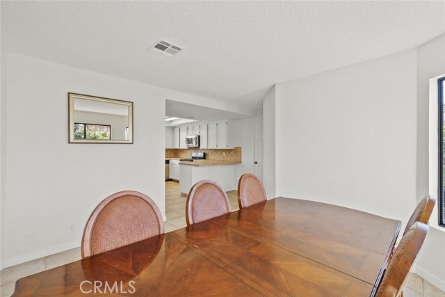 618 W Avenue Q12, Palmdale CA: https://media.crmls.org/medias/23bbc1ea-70f2-4a86-a320-2ddafdc84dfa.jpg