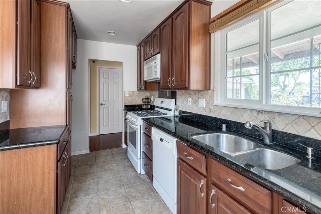1312 W Castle Avenue, Anaheim, CA 92802