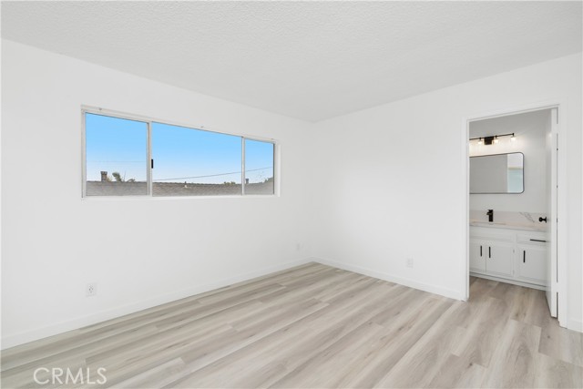 935 W 10th Street, San Pedro CA: https://media.crmls.org/medias/23bc067e-4afb-4ab7-94c9-c56a12b7c110.jpg