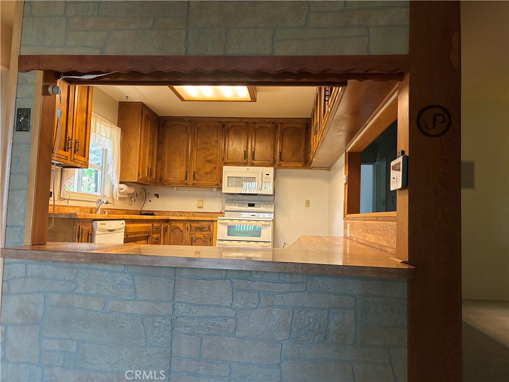 https://media.crmls.org/medias/23bc0f41-b5ad-4523-b211-4afdb2fd6f46.jpg?preset=X-Large