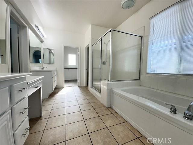 33564 Blue Water Way, Temecula CA: https://media.crmls.org/medias/23bd5b07-8e6d-4b21-887e-60810268fe7e.jpg