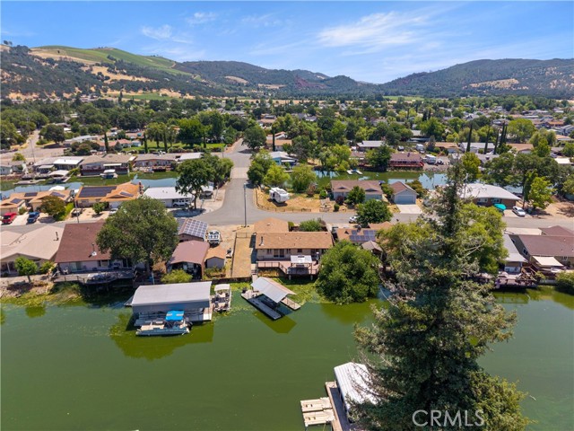 12855 Island Circle, Clearlake Oaks CA: https://media.crmls.org/medias/23bd5e51-3742-40d8-ab1c-e7eb87663cdd.jpg