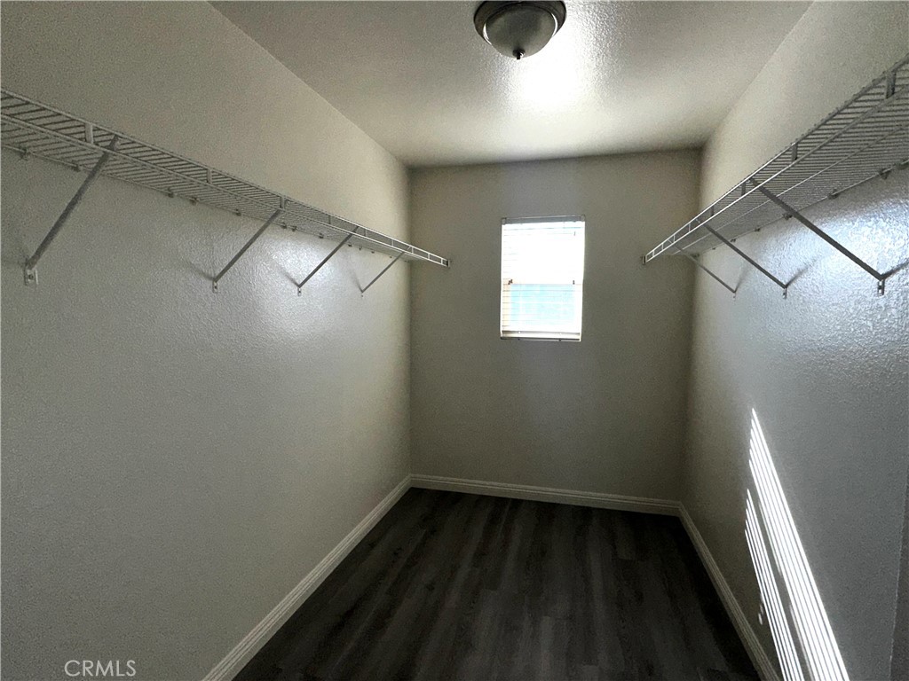 https://media.crmls.org/medias/23bebbc9-8706-456c-ad94-90a76fe36f27.jpg?preset=X-Large