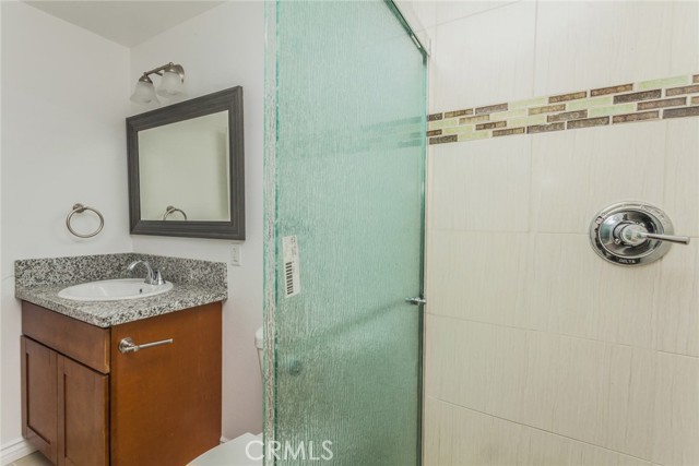 Detail Gallery Image 4 of 6 For 3622 1/2 W Hazard Ave, Santa Ana,  CA 92703 - 2 Beds | 1/1 Baths