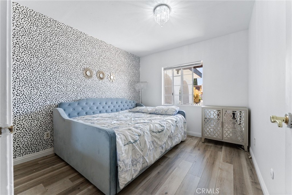 https://media.crmls.org/medias/23bec924-eeb8-40de-a784-9c773efa1349.jpg?preset=X-Large