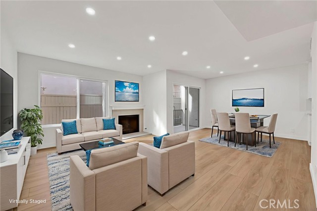 Detail Gallery Image 3 of 30 For 17303 Chatsworth St #4,  Granada Hills,  CA 91344 - 2 Beds | 1/1 Baths