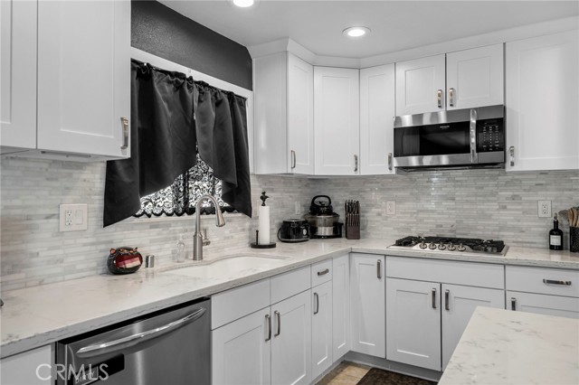 3 Bed Home for Sale in Bloomington, California