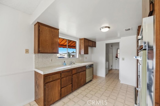 Detail Gallery Image 16 of 37 For 1310 Hollowell, Ontario,  CA 91762 - 3 Beds | 2 Baths