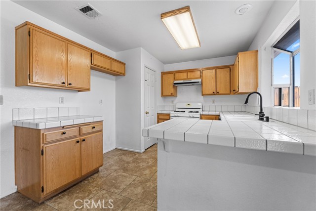 Detail Gallery Image 6 of 24 For 3525 San Jacinto Ave, Rosamond,  CA 93560 - 3 Beds | 2 Baths
