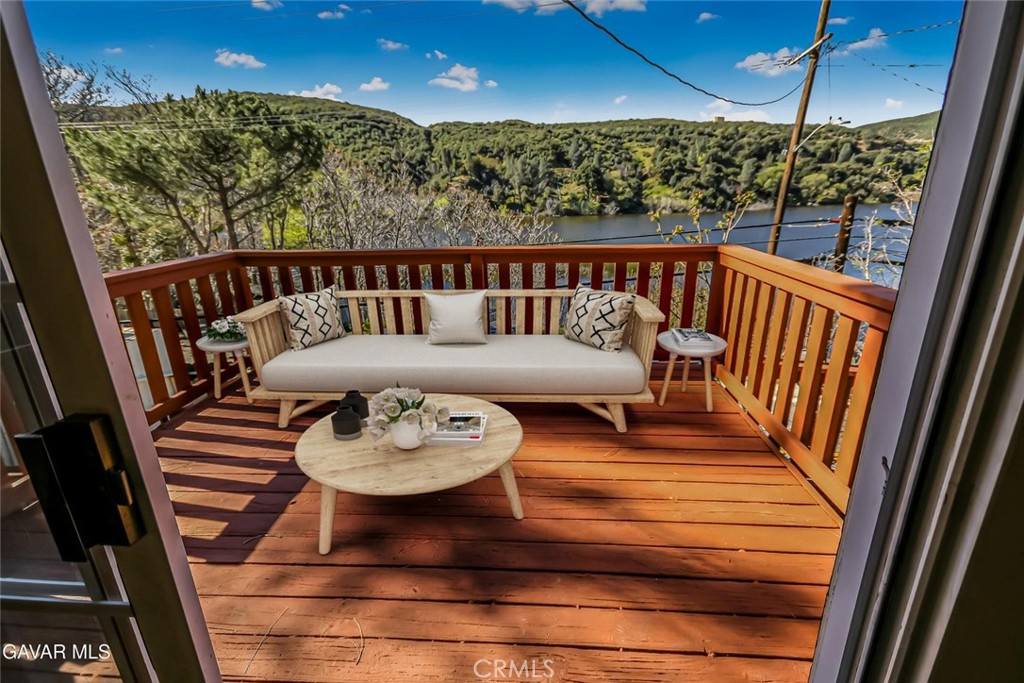 17743 Elizabeth Lake