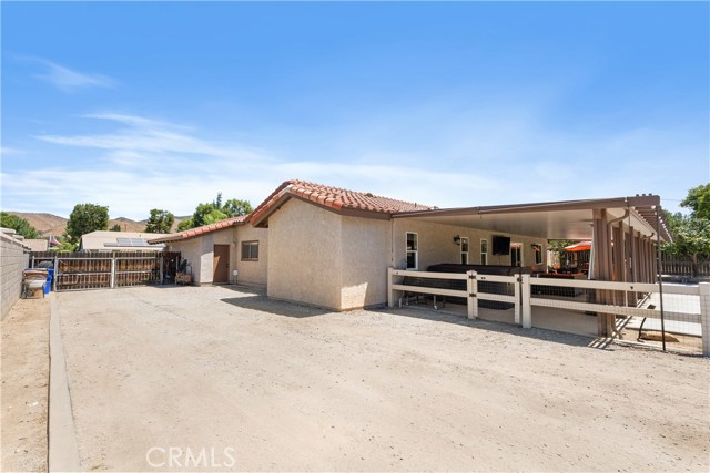 33127 Camelot Drive, Yucaipa CA: https://media.crmls.org/medias/23c0b6ed-380e-4443-a469-d4e245caf7c1.jpg