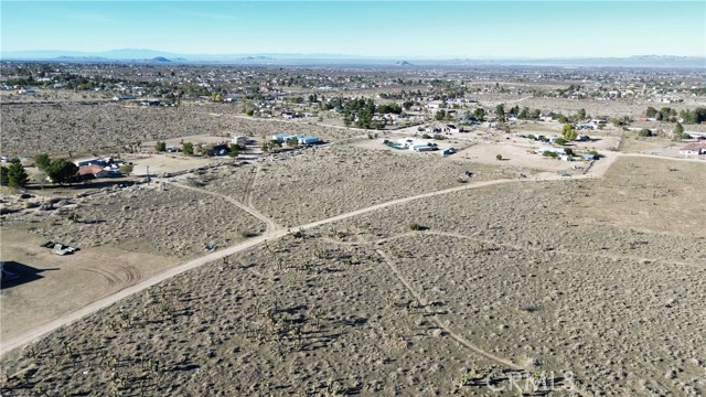 Detail Gallery Image 10 of 12 For 111 Riggins, Phelan,  CA 92371 - – Beds | – Baths